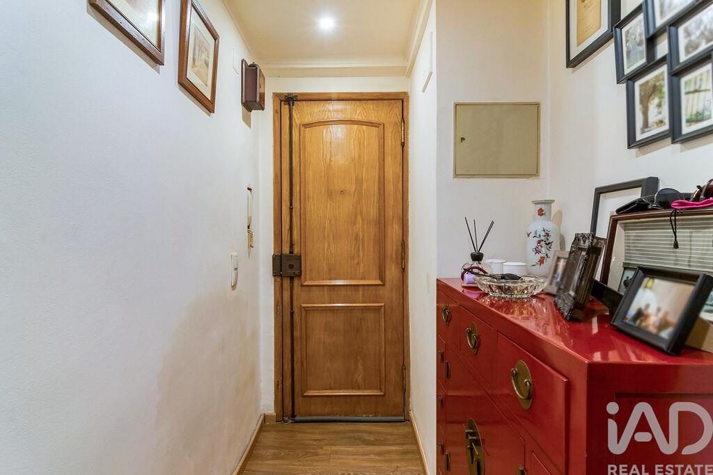 Apartment in Almada - Image 2