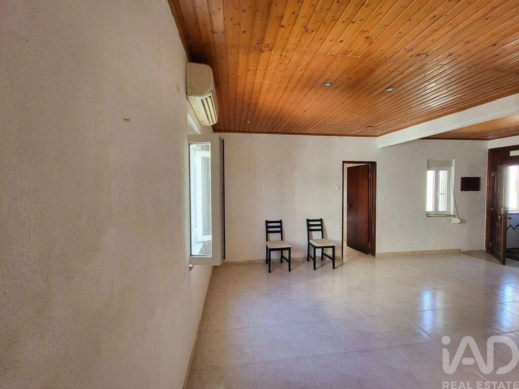 Apartment in Alges - Image 2