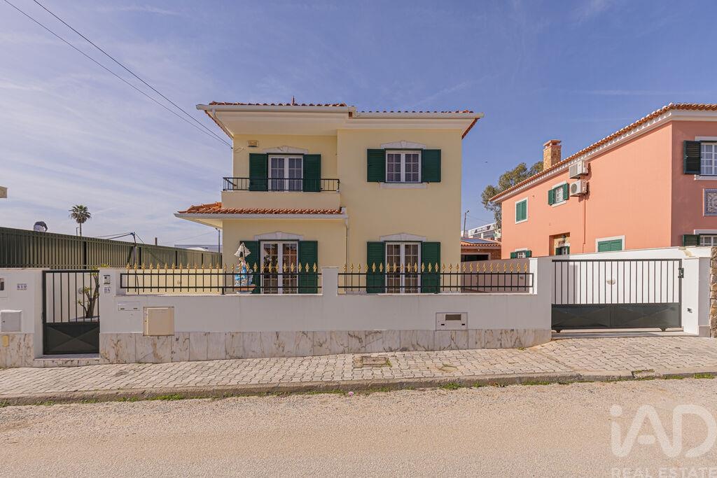 House in Palhais - view 1