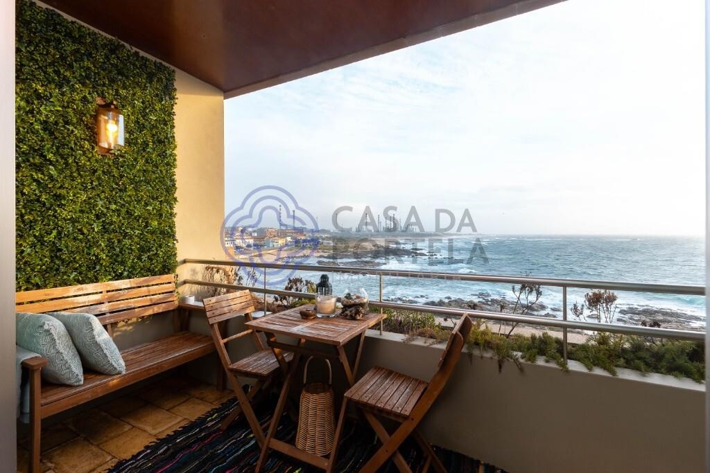 Apartamento T2 1ª Linha de Mar