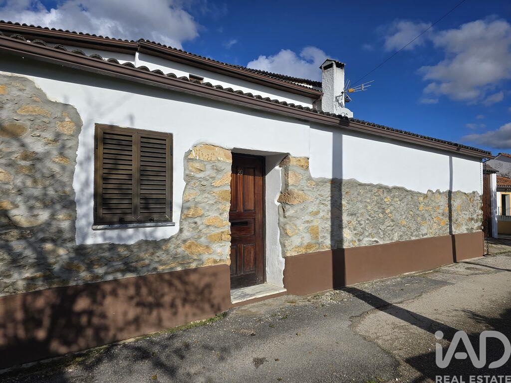 House in Vila Nova de Poiares - Image 4