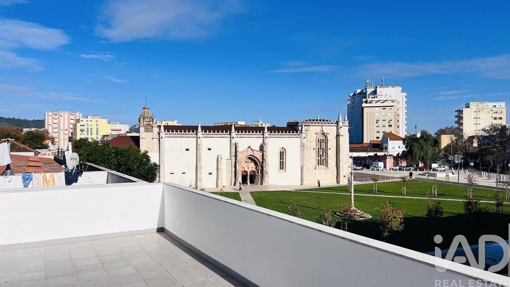 Apartment in Setubal - Image 5