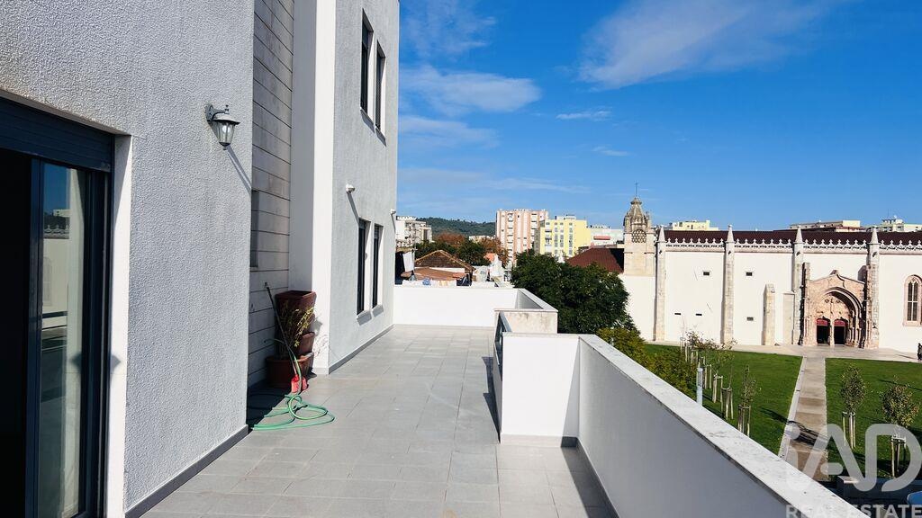 Apartment in Setubal - Image 4