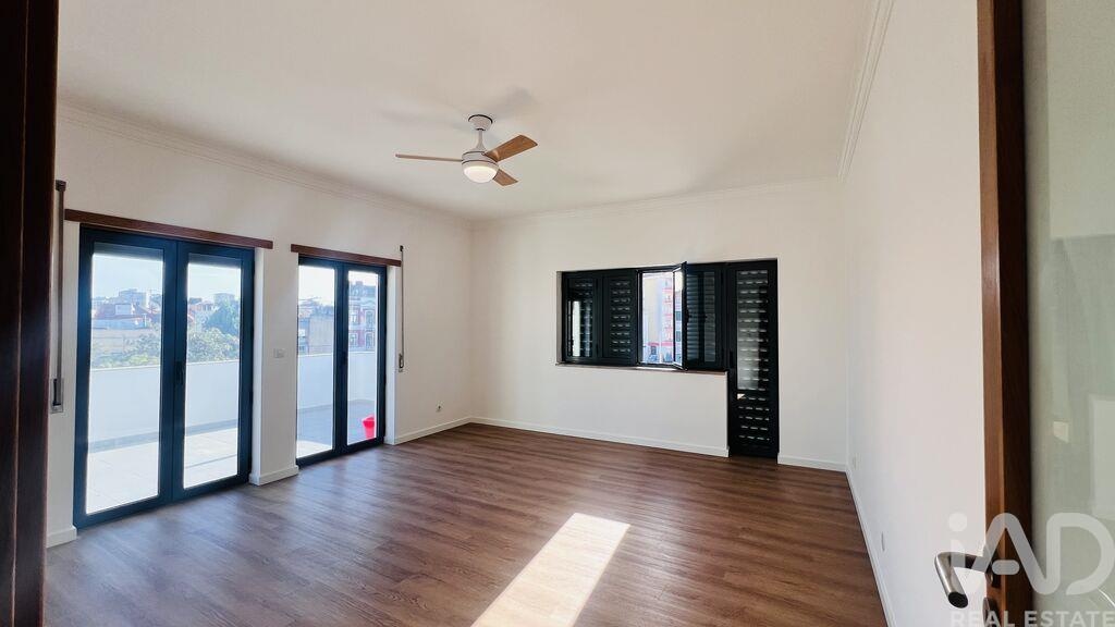 Apartment in Setubal - Image 3