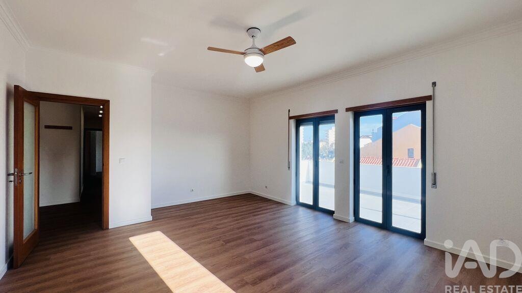 Apartment in Setubal - Image 2