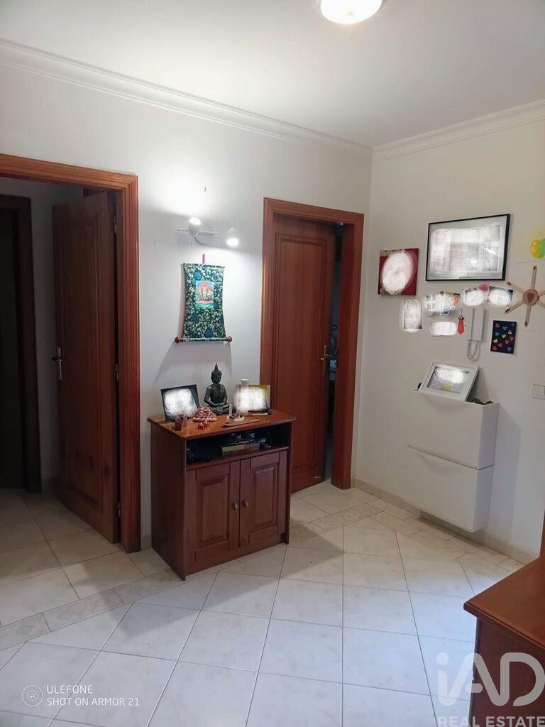 Apartment in Quarteira - Image 3