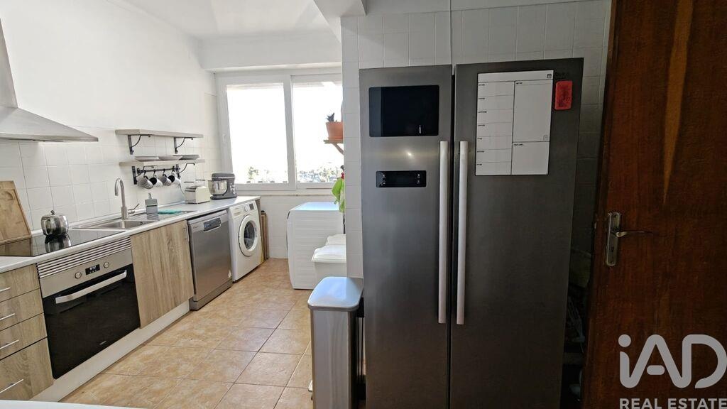Apartment in Sao Joao da Talha - Image 5