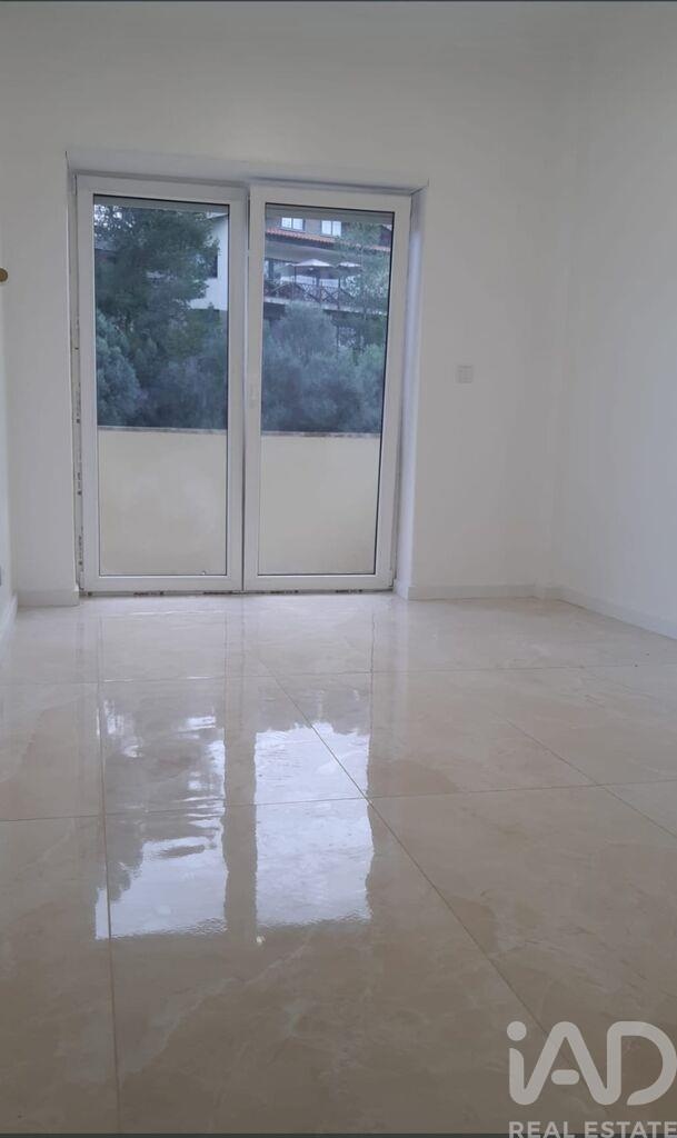 Apartment in Cascais - Image 4