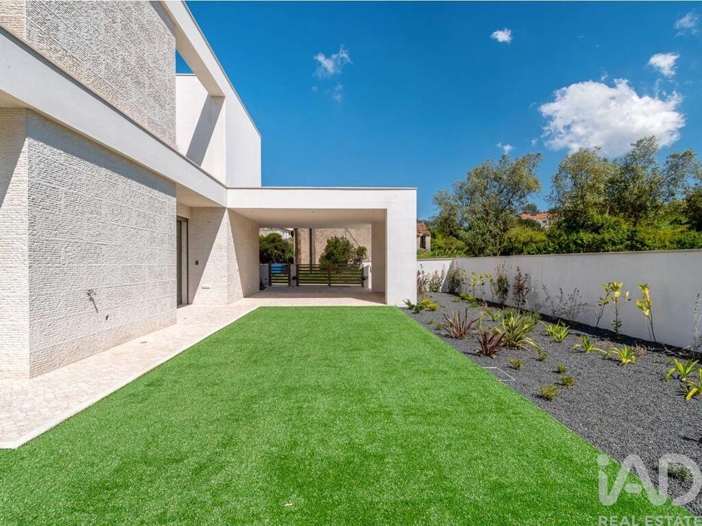 House in Rio Maior - Image 4