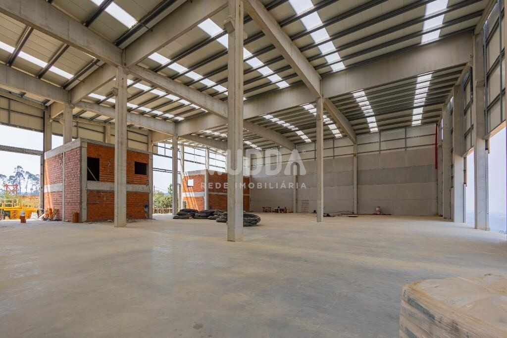 Armazéns novos para arrendamento na ZI da Farrapa - Arouca