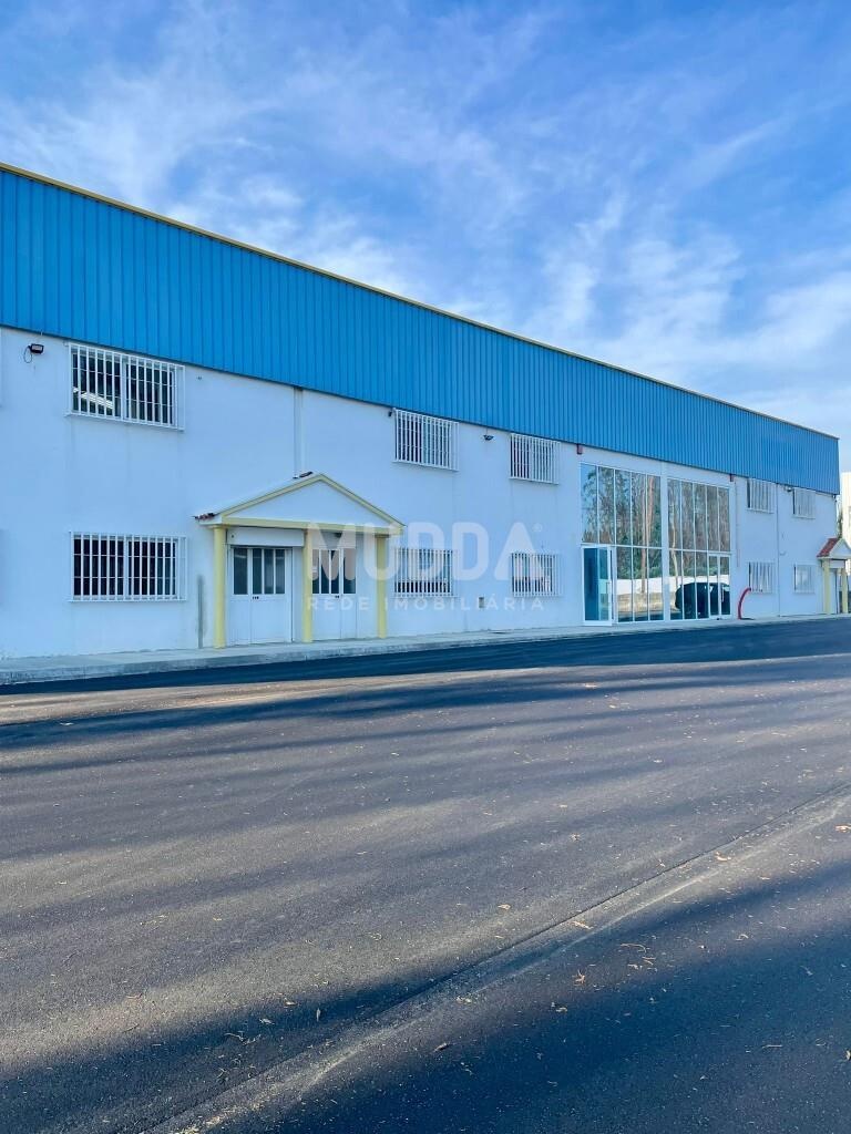 Dois Armazéns para arrendar na zona industrial Albergaria-a-Velha