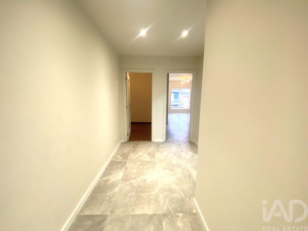 Apartment in Rio Tinto - Image 2