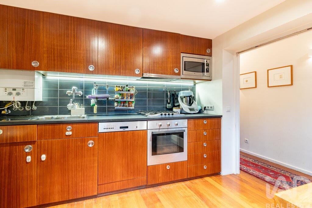 House in Lordelo do Ouro - Image 4