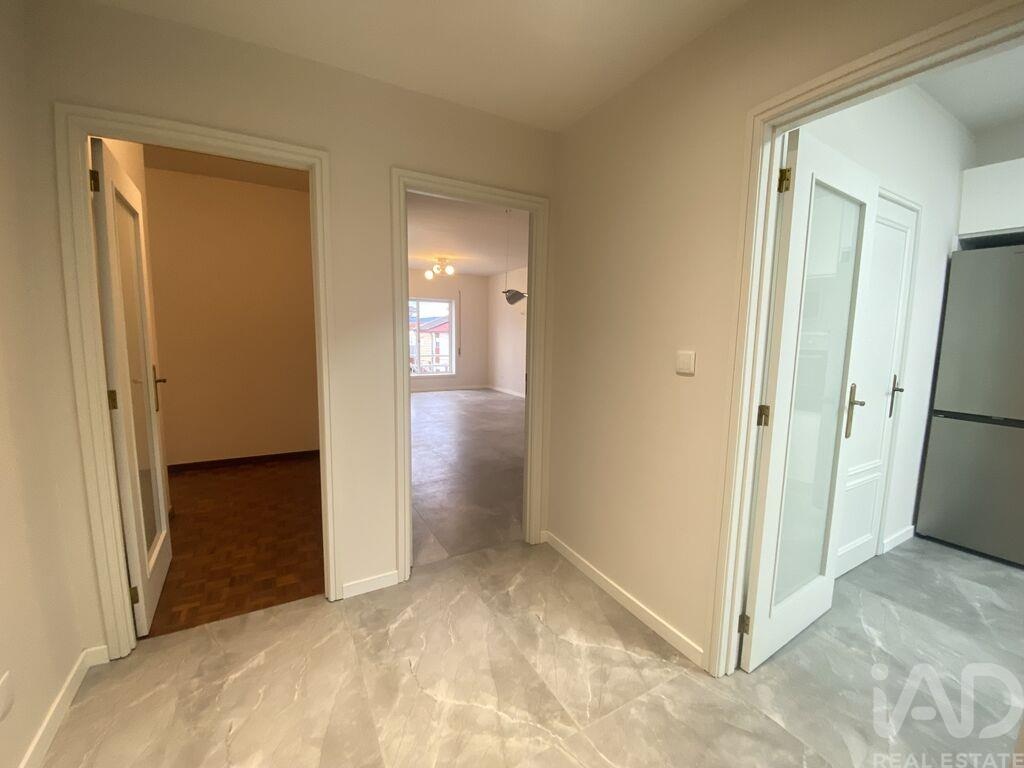 Apartment in Rio Tinto - Image 3