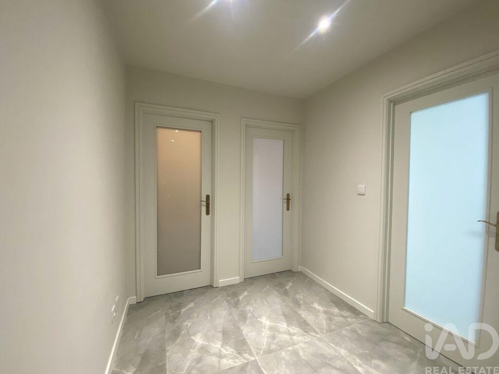 Apartment in Rio Tinto - Image 4