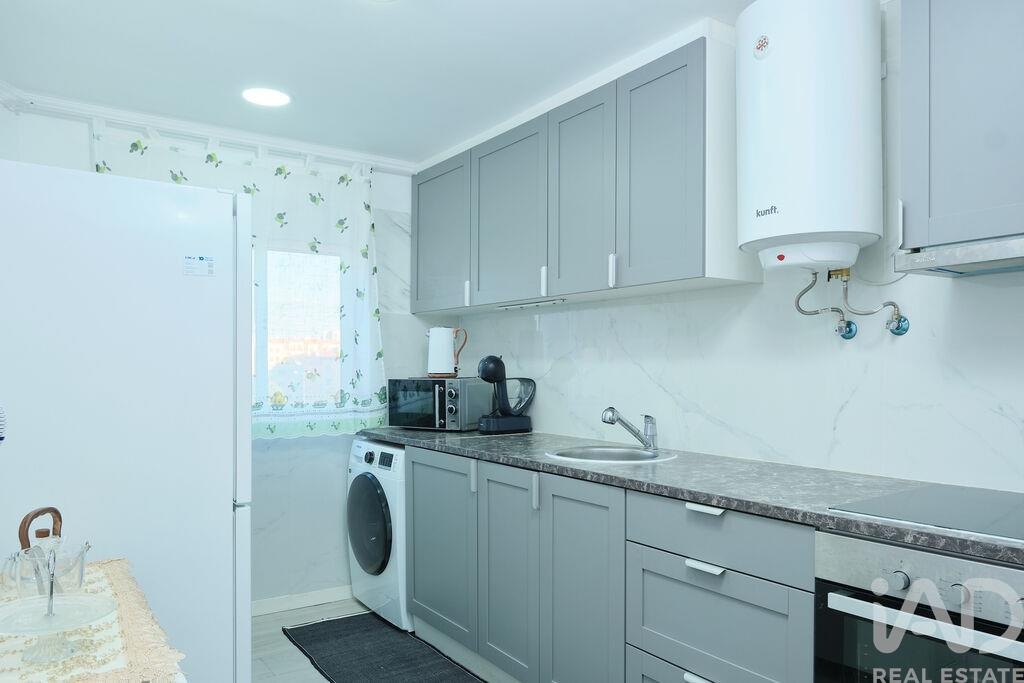 Apartment in Setubal (Sao Sebastiao) - Image 4