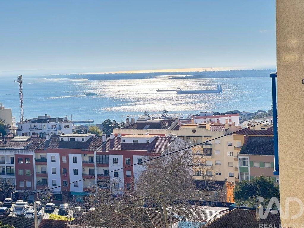 Apartment in Setubal - Image 4