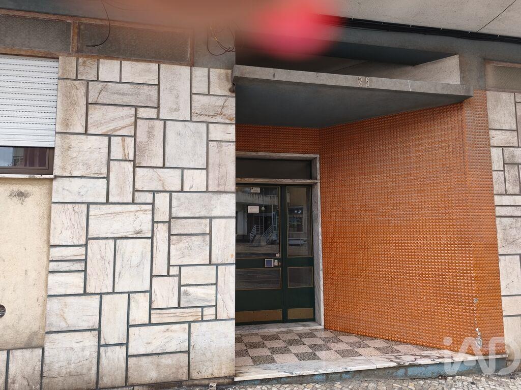 Apartment in Barreiro - Image 2