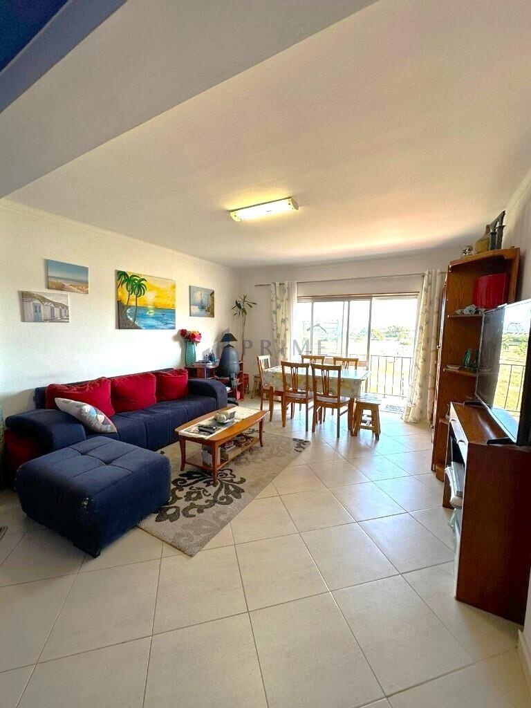 3 BEDROOM APARTMENT WITH GARAGE IN THE PARISH OF SÃO PEDRO, WITH EXCELLENT AREAS 500M FROM THE BEACH