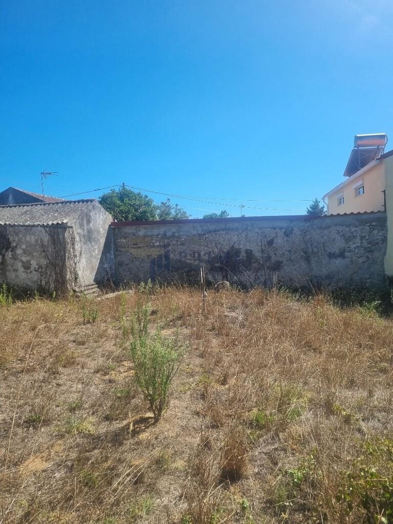 URBAN LAND WITH EXCELLENT LOCATION, FOR CONSTRUCTION. JUST 8 MINUTES FROM FIGUEIRA DA FOZ