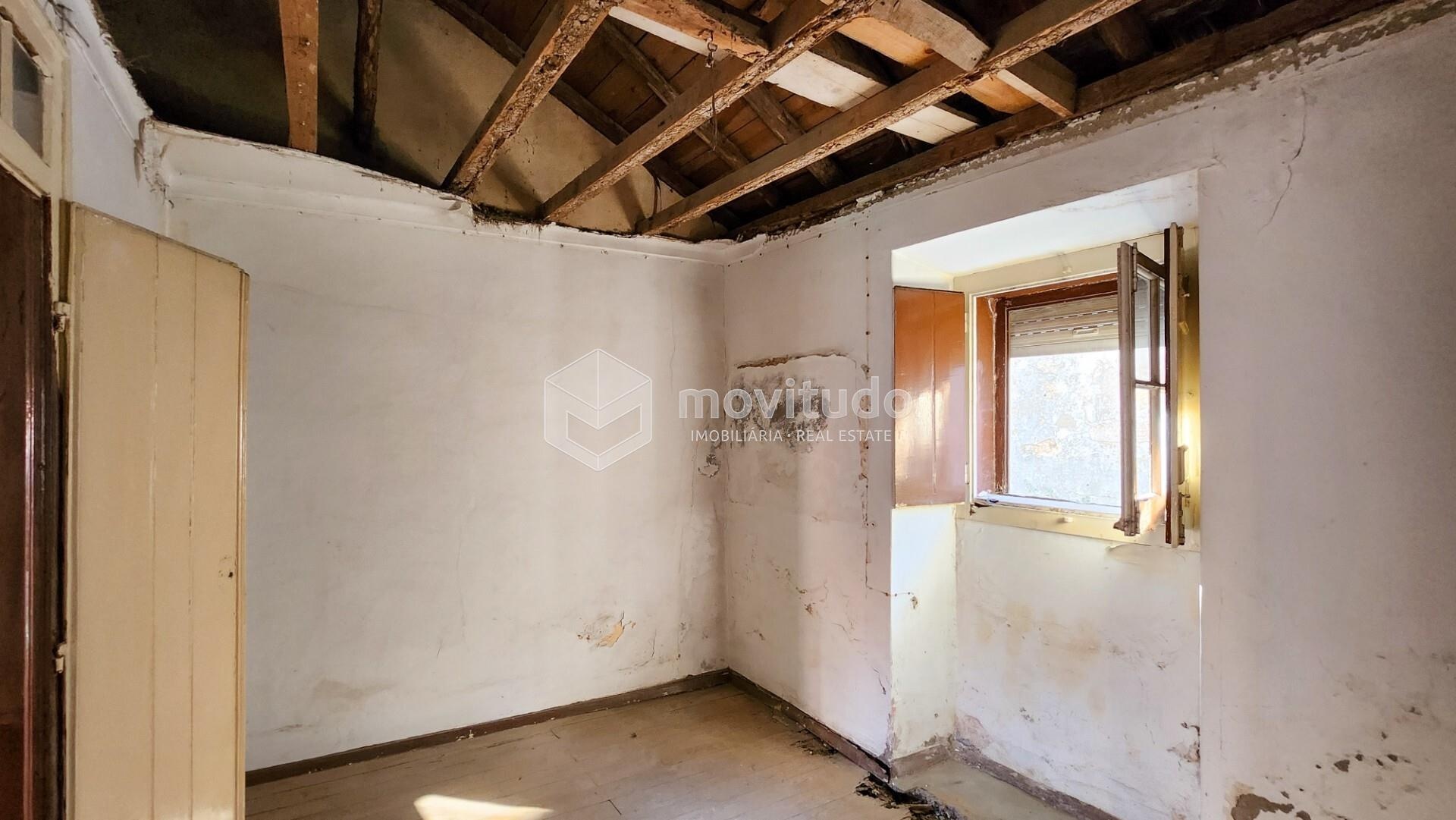 Parte Trazeira 2 da 3ª Sala Piso 1 Prédio de Alverca