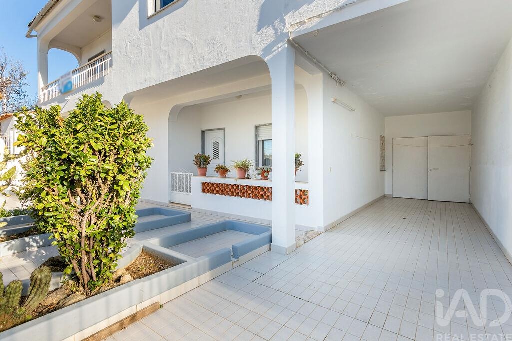 House in Ferreiras - Image 4