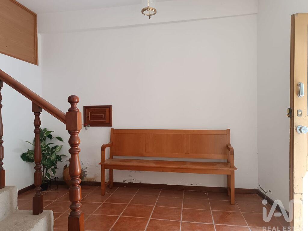 House in Castelo Branco - Image 4