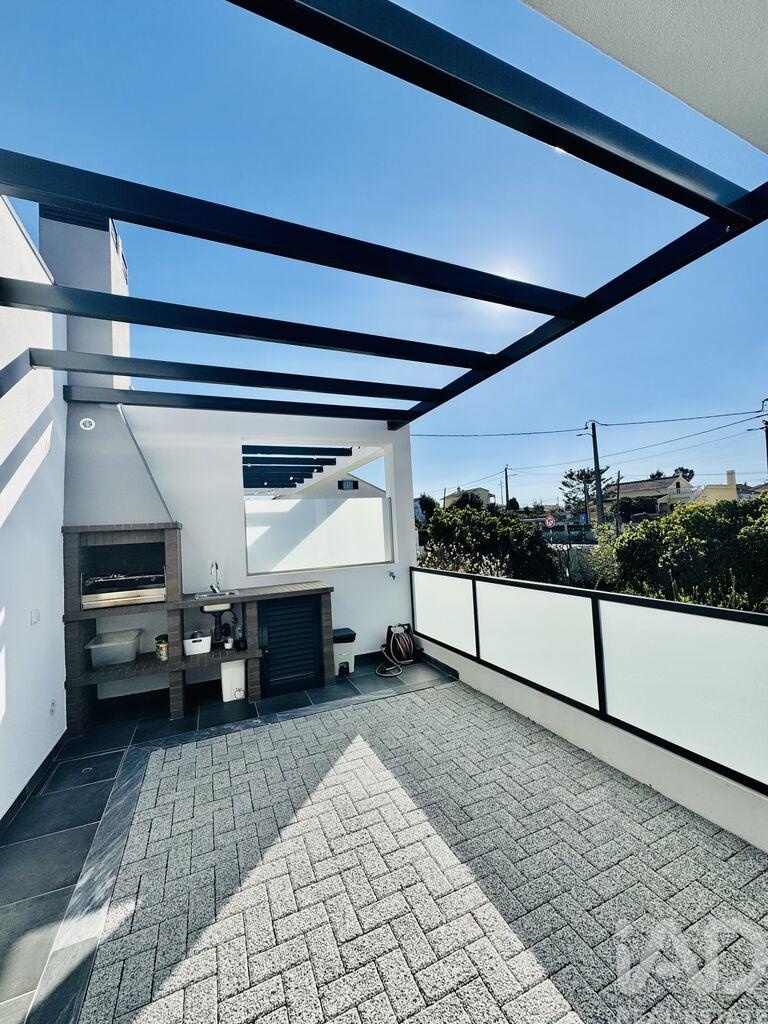 House in Setubal (Sao Sebastiao) - Image 3