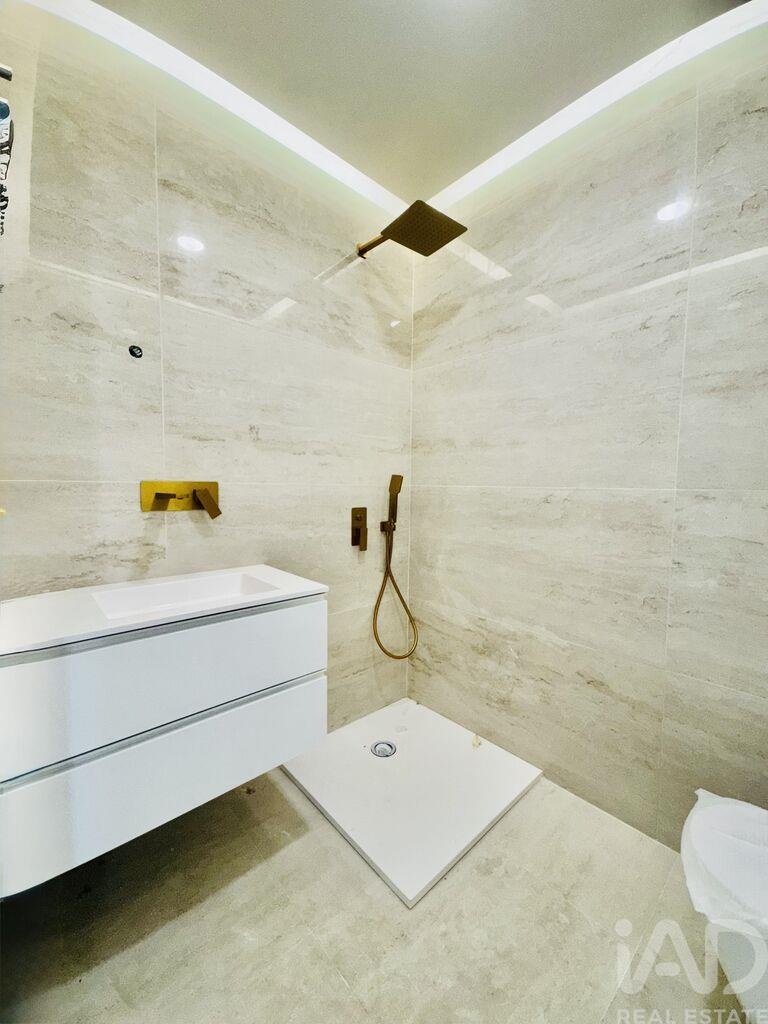 House in Quinta do Anjo - Image 3