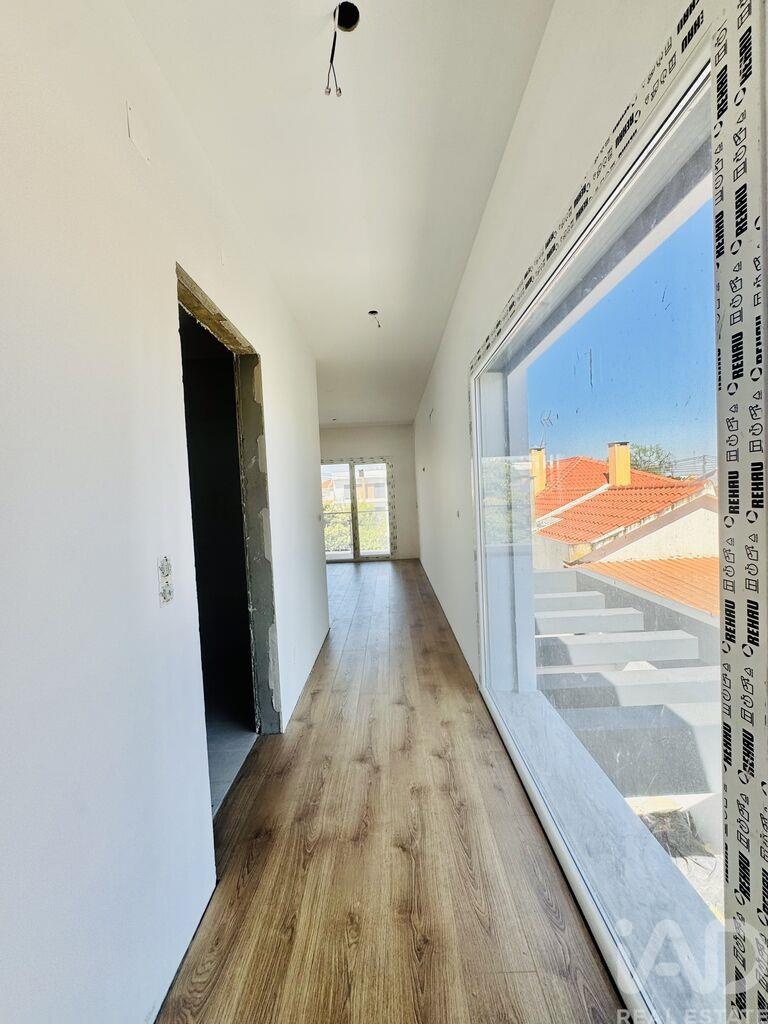 House in Fernao Ferro - Image 3