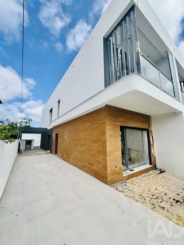 House in Fernao Ferro - view 1