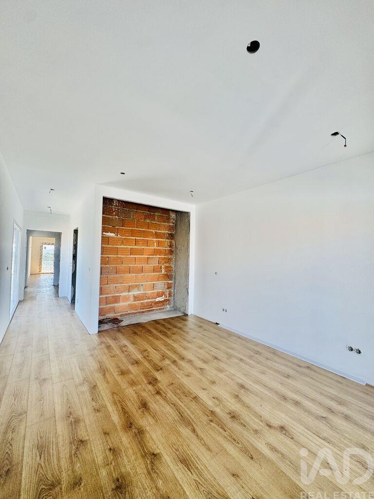 House in Fernao Ferro - Image 4