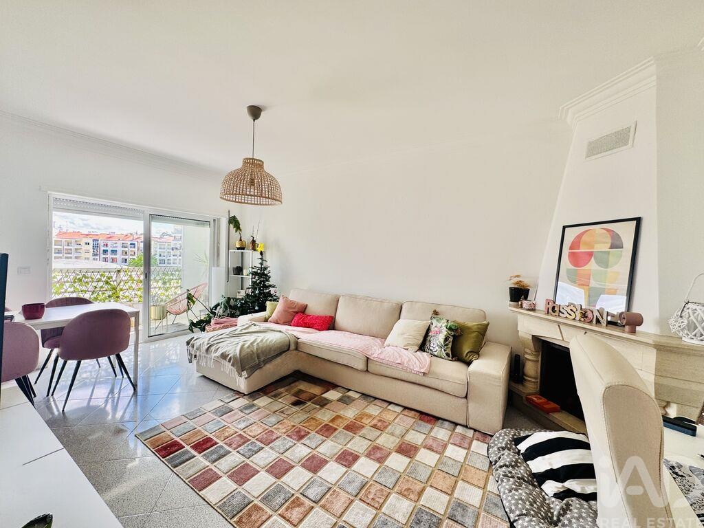 Apartment in Charneca de Caparica - Image 2