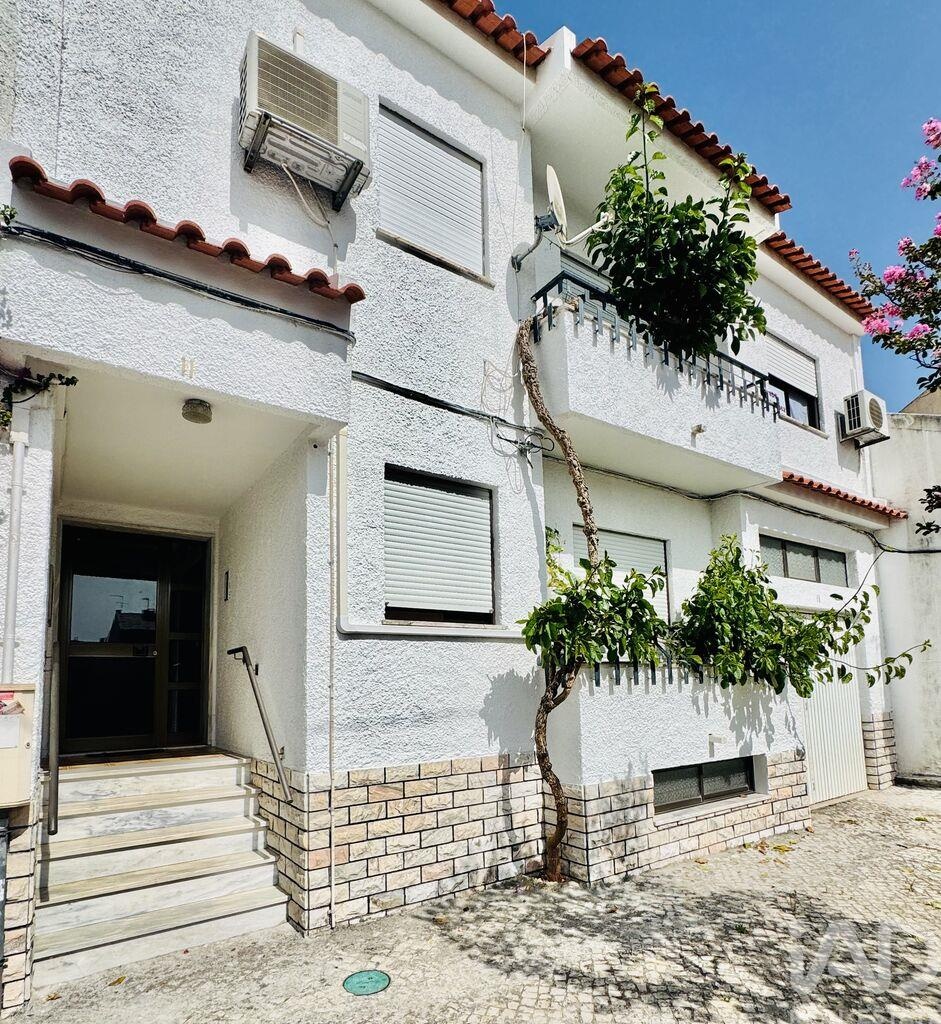 House in Barreiro - view 1