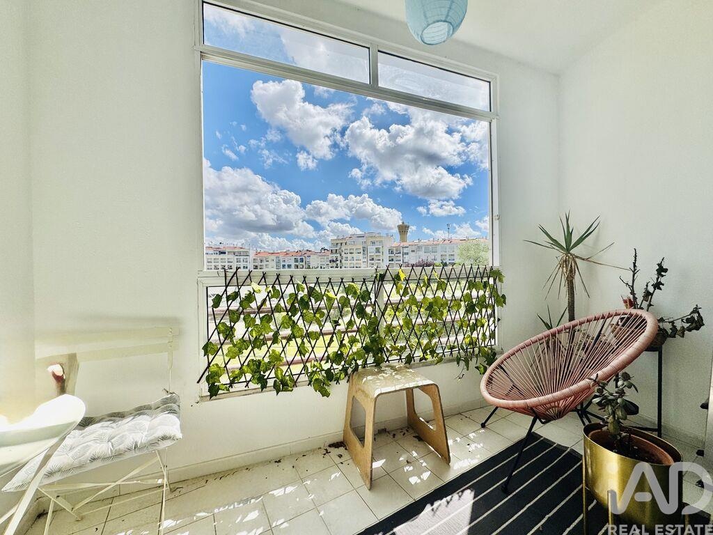 Apartment in Charneca de Caparica - Image 3