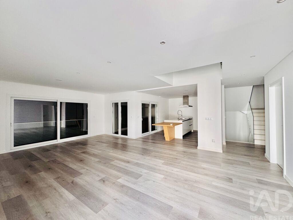 House in Corroios - view 1