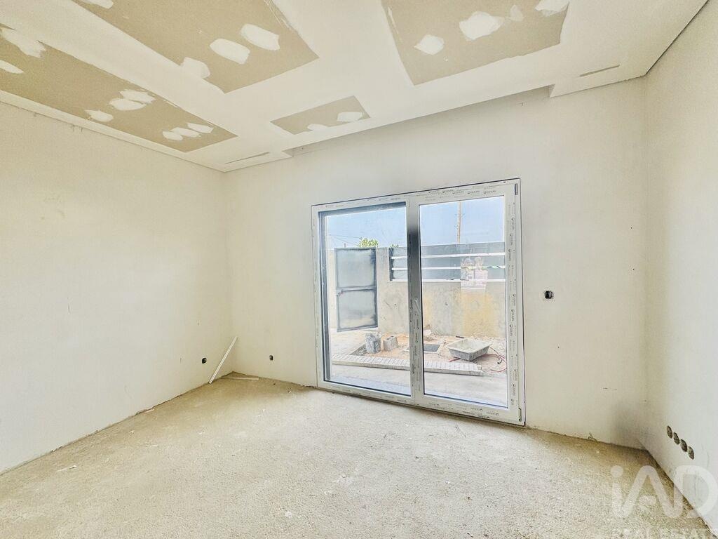 House in Fernao Ferro - Image 2