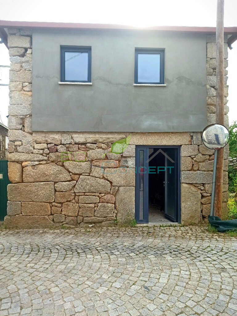 Casa de aldeia na Serra de Arada (Montanhas Mágicas) e na Região de Turismo de São Pedro do Sul.