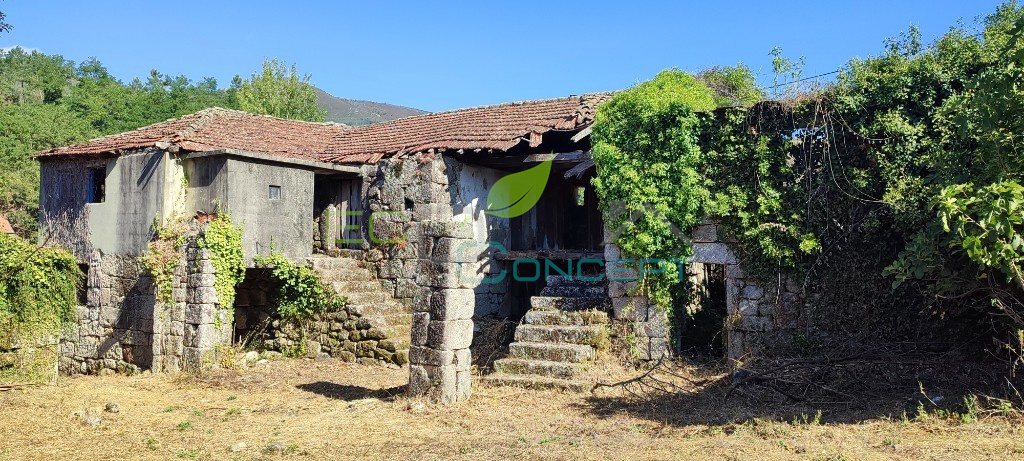 Property in São Pedro do Sul with stone house - T5