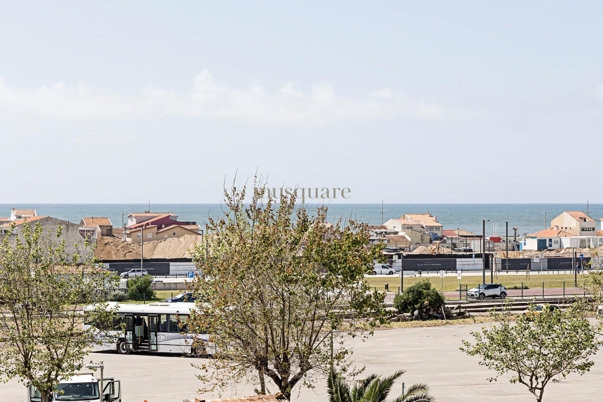 T3 de luxe avec vue mer, à 300m de la plage d'Espinho, balcon et garage pour 3 voitures