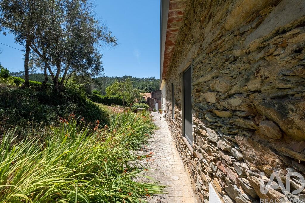 House in Espinho - Image 4