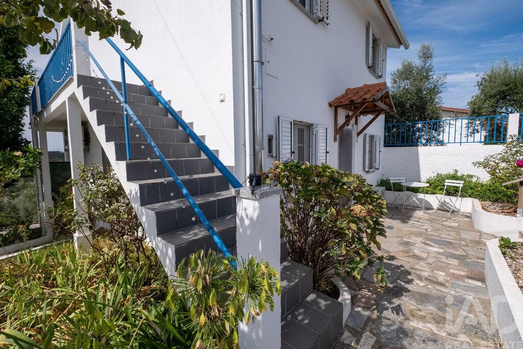 House in Sao Pedro de Alva - Image 3