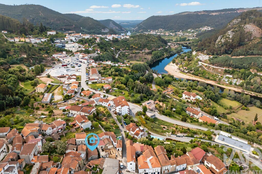 House in Penacova - view 1