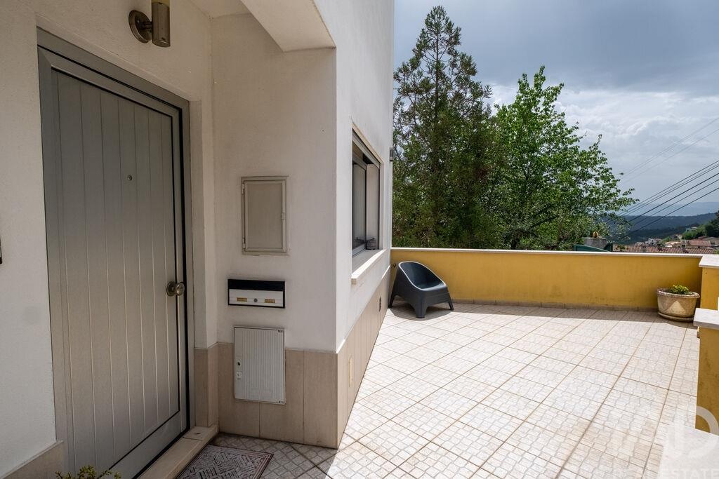 House in Penacova - Image 4