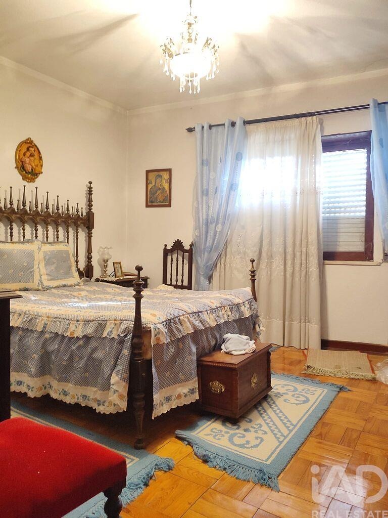 House in Sao Paio de Gramacos - Image 4