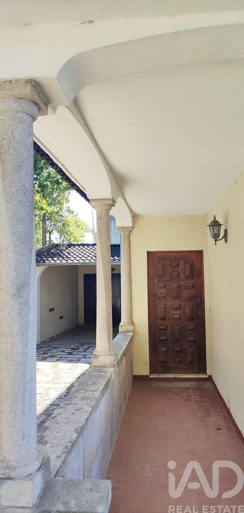 House in Seia - view 1