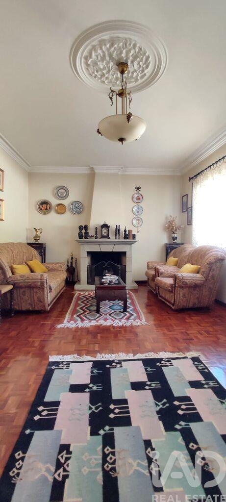 House in Seia - Image 2