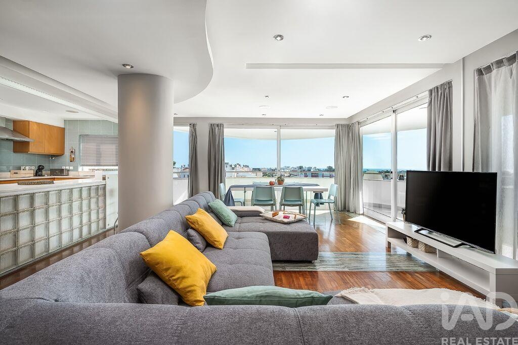 Apartment in Oura - Image 4