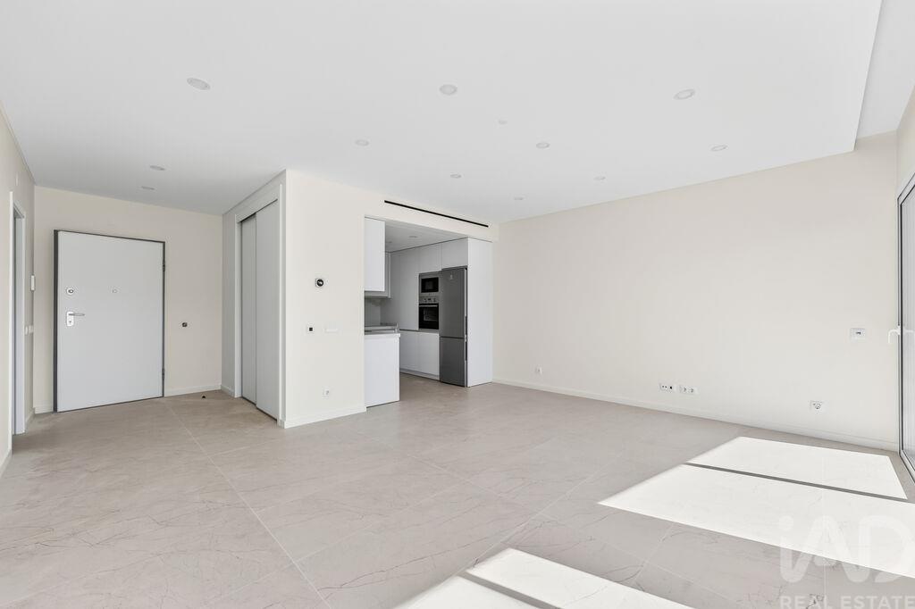 Apartment in Quarteira - Image 3
