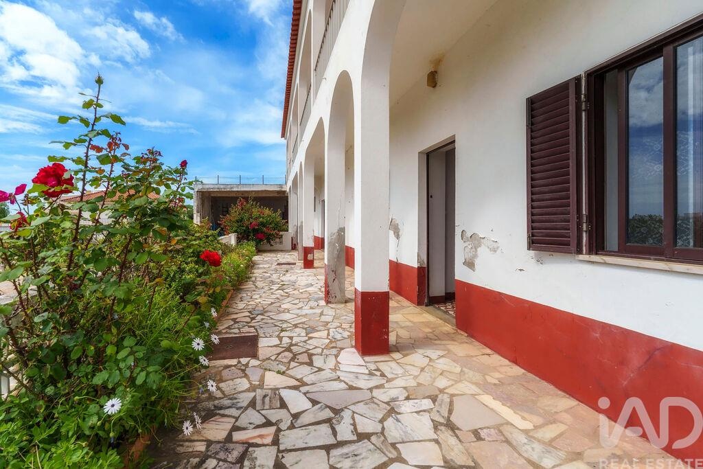 House in Quarteira - Image 4